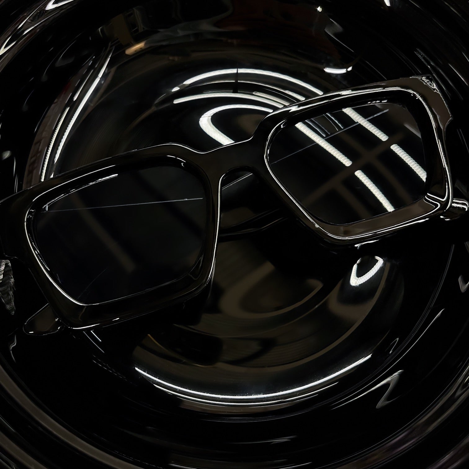 Trendsetter Obsidian Glasses (Black)