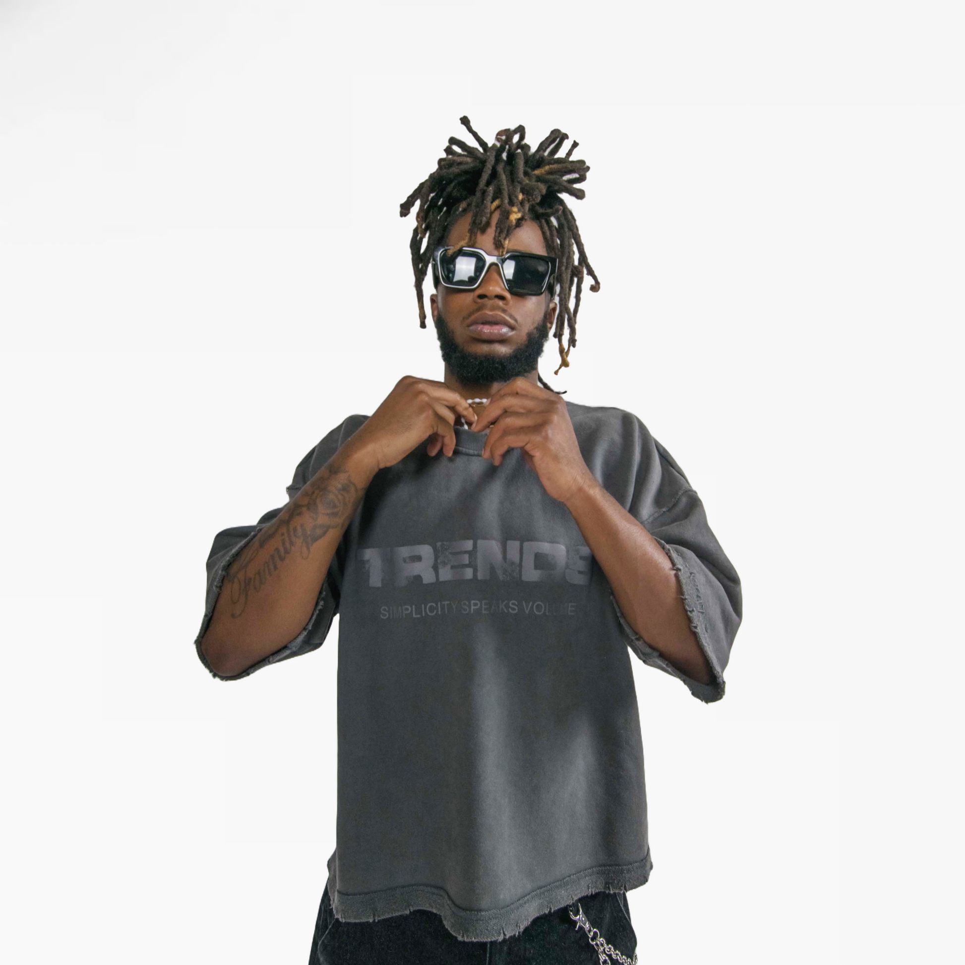 “TRENDS” STAPLE TEE WASHED GREY