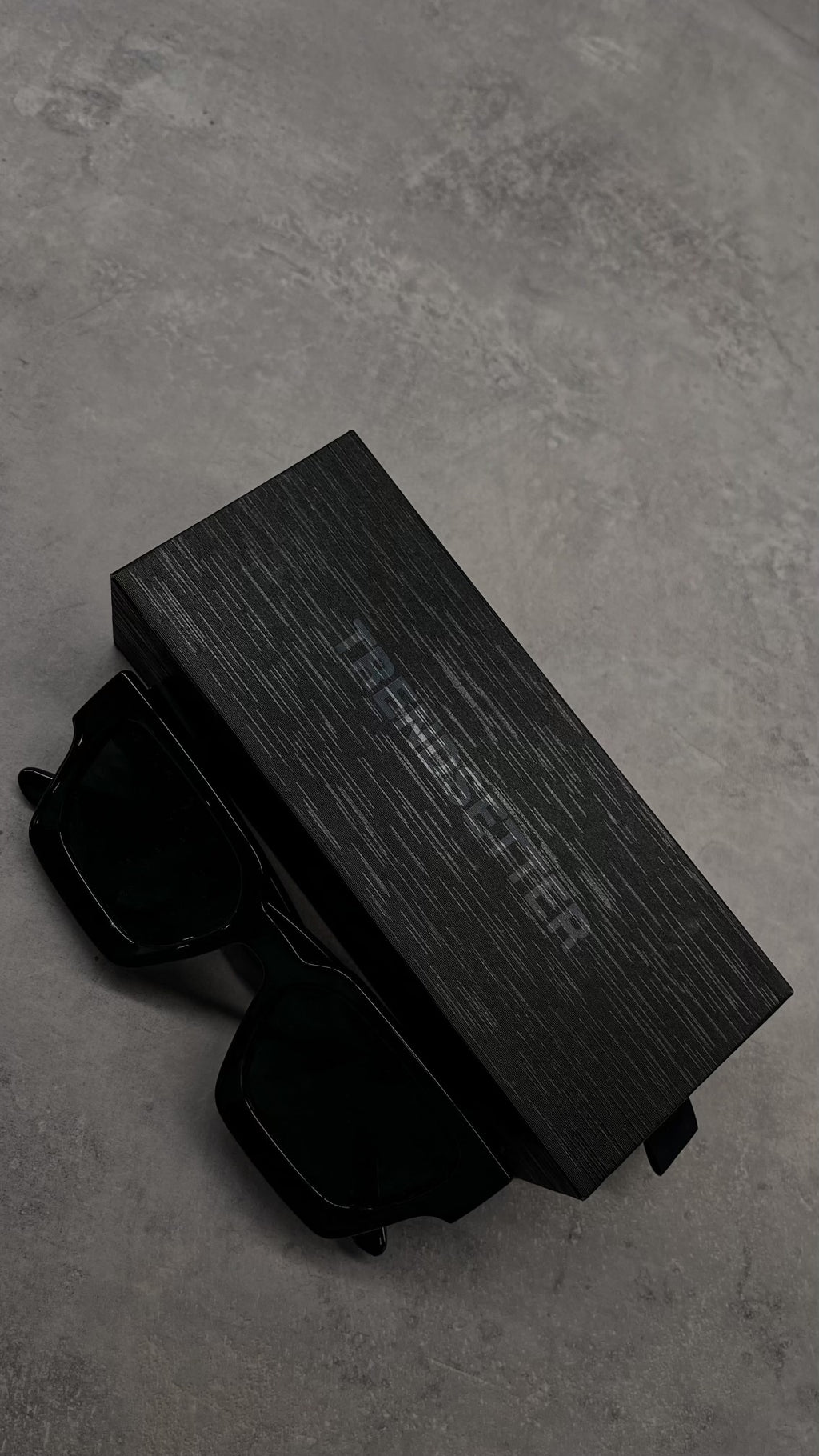 Trendsetter Obsidian Glasses (Black)